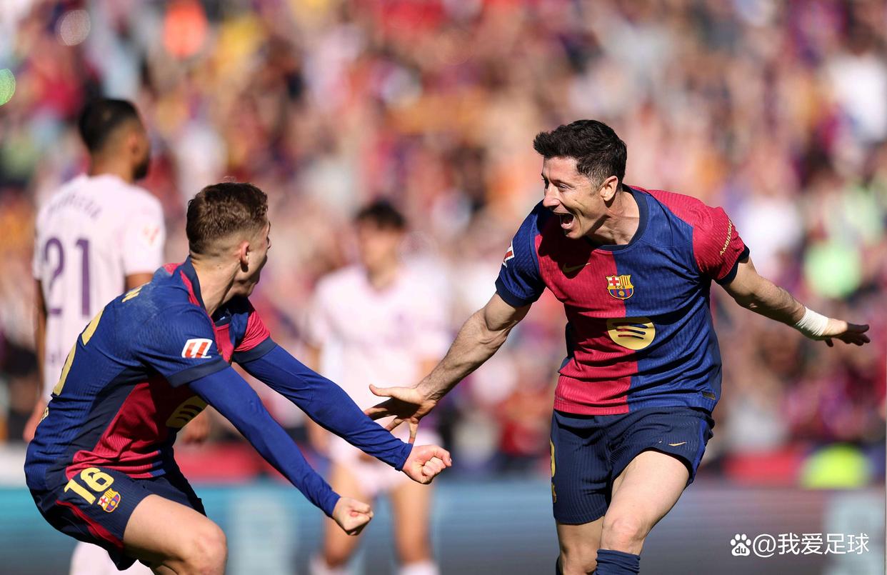 熊猫体育关于莱万多夫斯基重要时刻重要助攻，独行侠带队取胜！观众掌声雷动的信息