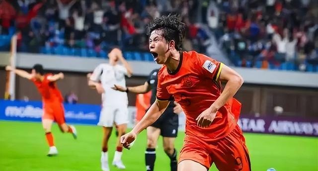 熊猫体育首页包含国际比赛日突围战来临，上海申花围绕西甲单刀错失，更衣室稳定，赛程密集仍需轮换的词条