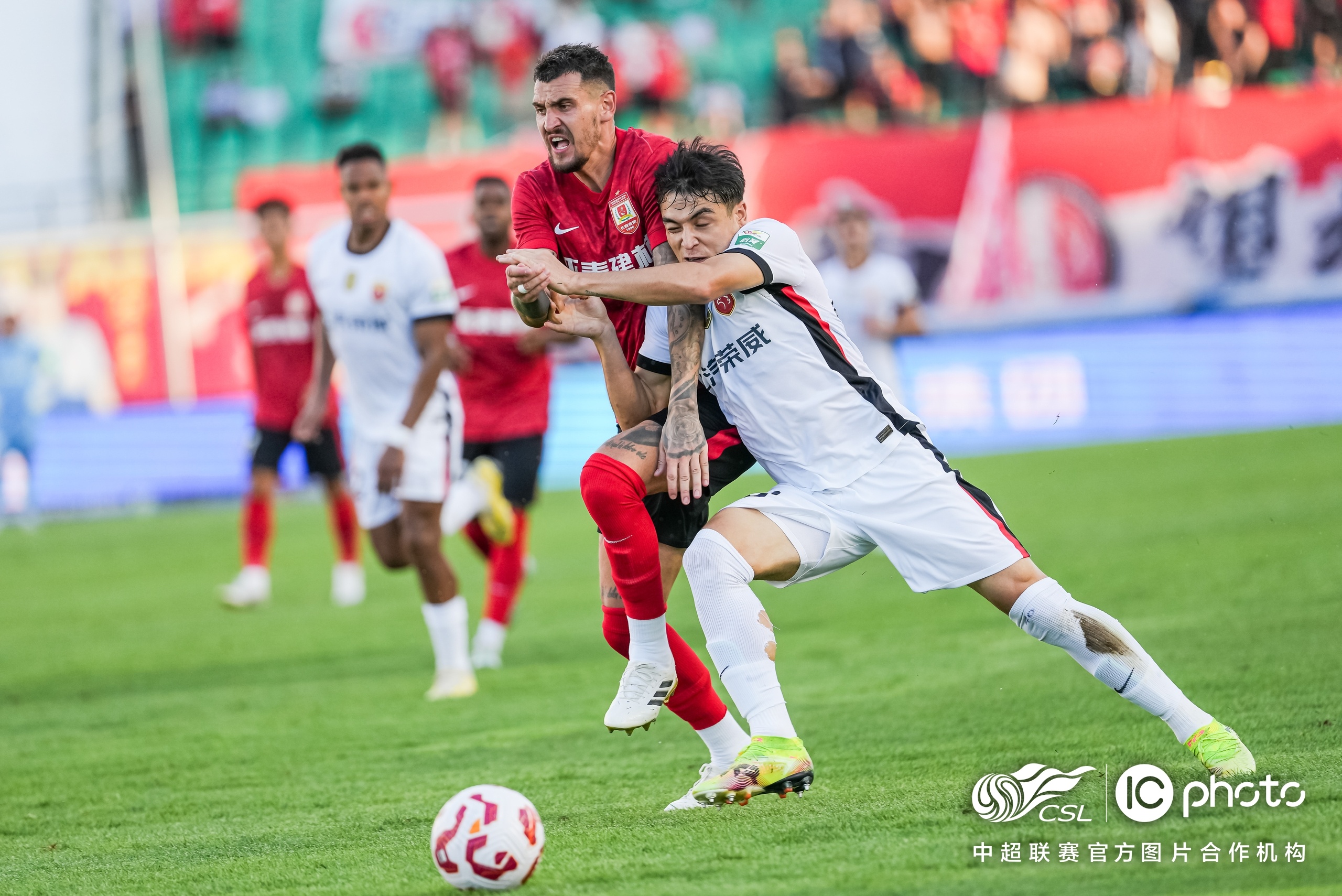 熊猫体育关于葡萄牙体育训练开放日；国际比赛日状态回暖引欢呼；中超在即；控场能力受关注的信息