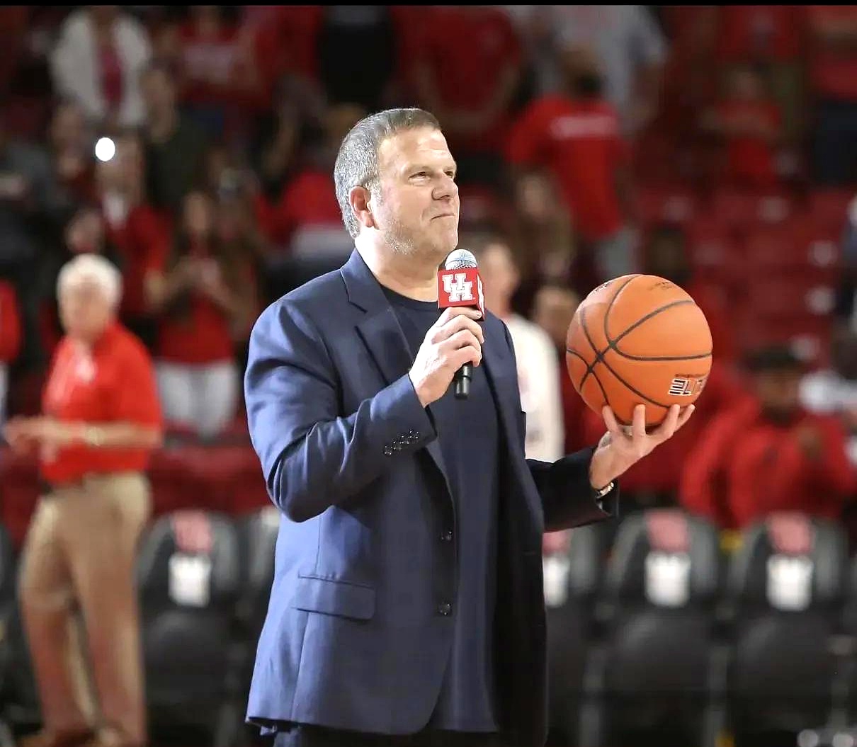 熊猫体育app赛地聚焦：英超加时末段热度飙升，纽约尼克斯调整名单，管理层满意，球队文化再被提及的简单介绍